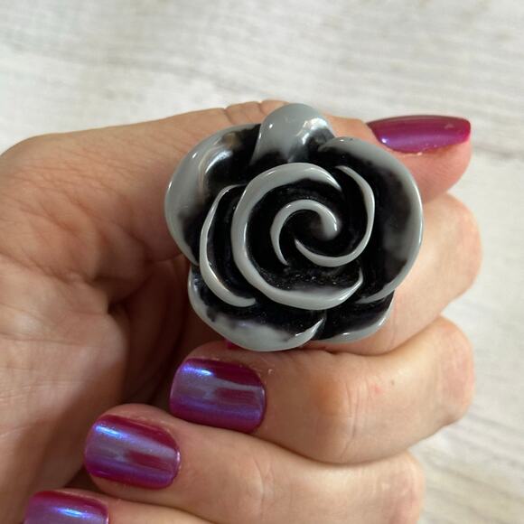 BOGO FREE Acrylic gray black rose ring size 7 - Picture 9 of 9